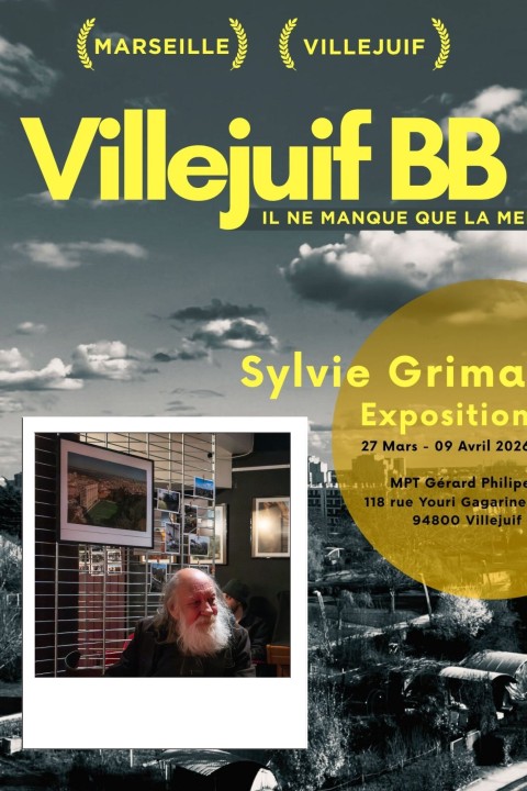 Deux villes. Deux ancrages. Un même sentiment d’appartenance.  Entre Villejuif et Marseille, mon regard circule, hésite, se mélange. Ces deux territoires, éloignés géographiquement, se répondent pourtant intimement : ce sont des lieux où je vis, où je reviens, où je me reconnais.  L’exposition se déploie comme une déambulation. Une balade photographique où l’on glisse d’une ville à l’autre sans toujours savoir laquelle l’on traverse. Les paysages urbains se confondent : avenues larges, pieds d’immeubles, lignes d’horizon façonnées par le béton et la lumière.  Mais au cœur de ces images, il y a surtout des présences.  J’ai voulu croiser les regards, aller à la rencontre de celles et ceux qui font battre Villejuif et Marseille. Les photographier là où ils vivent, là où ils marchent, attendent, rêvent.  Dans ces espaces du quotidien qui leur appartiennent, et qu’ils habitent autant qu’ils les transforment. Ces portraits, mis en regard, dessinent un territoire commun — fait de visages, d’histoires et de fragments de vie.   Sylvie Grima, Photographe Exposition "Villejuif BB, il ne manque que la mer" Avril 2026