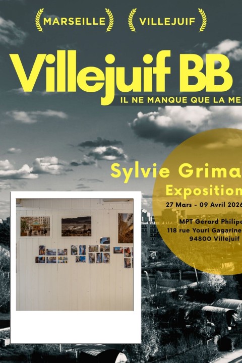 Deux villes. Deux ancrages. Un même sentiment d’appartenance.  Entre Villejuif et Marseille, mon regard circule, hésite, se mélange. Ces deux territoires, éloignés géographiquement, se répondent pourtant intimement : ce sont des lieux où je vis, où je reviens, où je me reconnais.  L’exposition se déploie comme une déambulation. Une balade photographique où l’on glisse d’une ville à l’autre sans toujours savoir laquelle l’on traverse. Les paysages urbains se confondent : avenues larges, pieds d’immeubles, lignes d’horizon façonnées par le béton et la lumière.  Mais au cœur de ces images, il y a surtout des présences.  J’ai voulu croiser les regards, aller à la rencontre de celles et ceux qui font battre Villejuif et Marseille. Les photographier là où ils vivent, là où ils marchent, attendent, rêvent.  Dans ces espaces du quotidien qui leur appartiennent, et qu’ils habitent autant qu’ils les transforment. Ces portraits, mis en regard, dessinent un territoire commun — fait de visages, d’histoires et de fragments de vie.   Sylvie Grima, Photographe Exposition "Villejuif BB, il ne manque que la mer" Avril 2026